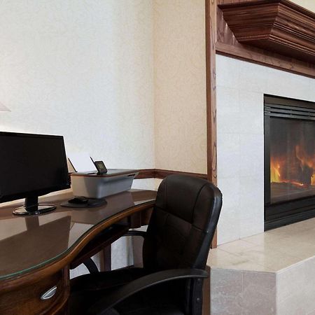 Country Inn & Suites By Radisson Bismarck Waterpark Екстериор снимка