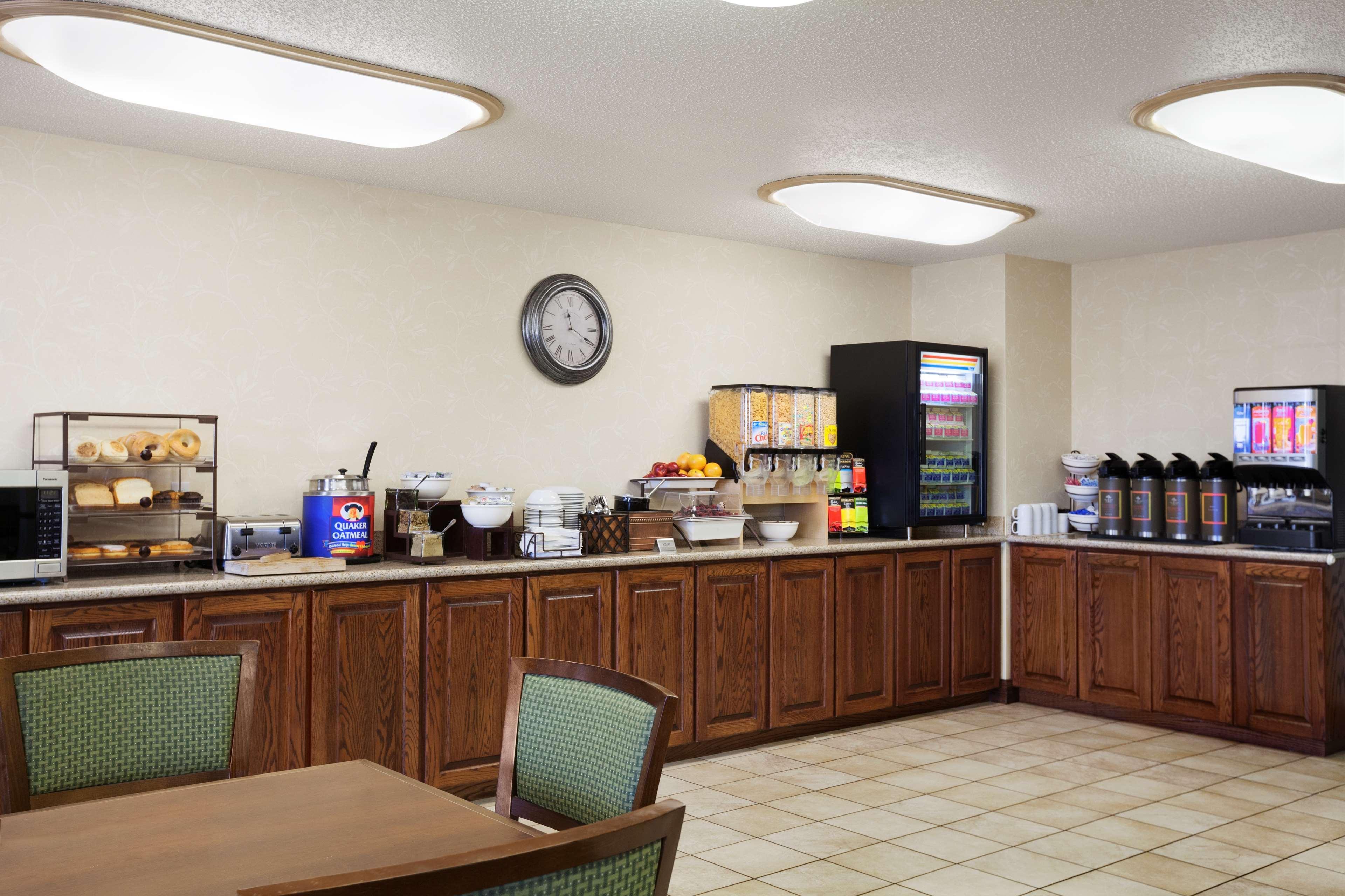 Country Inn & Suites By Radisson Bismarck Waterpark Екстериор снимка