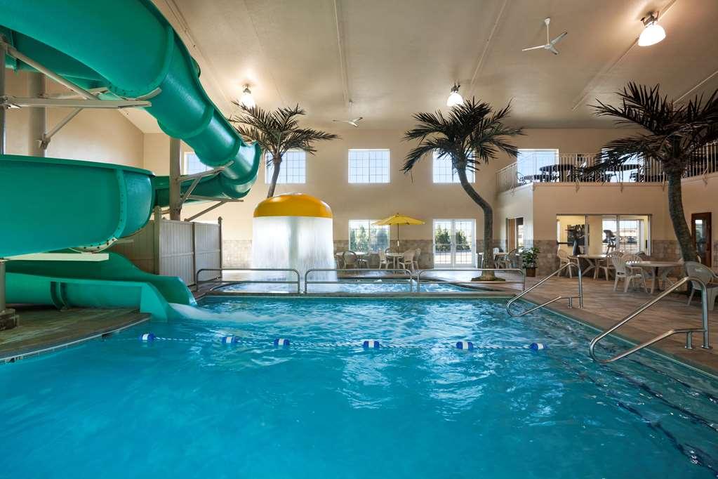 Country Inn & Suites By Radisson Bismarck Waterpark Екстериор снимка