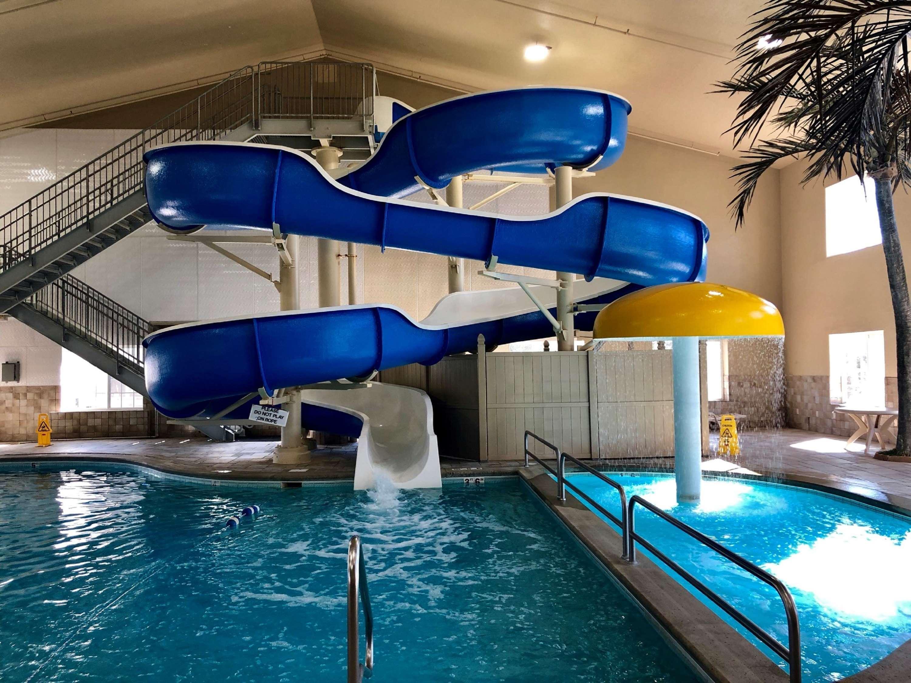 Country Inn & Suites By Radisson Bismarck Waterpark Екстериор снимка