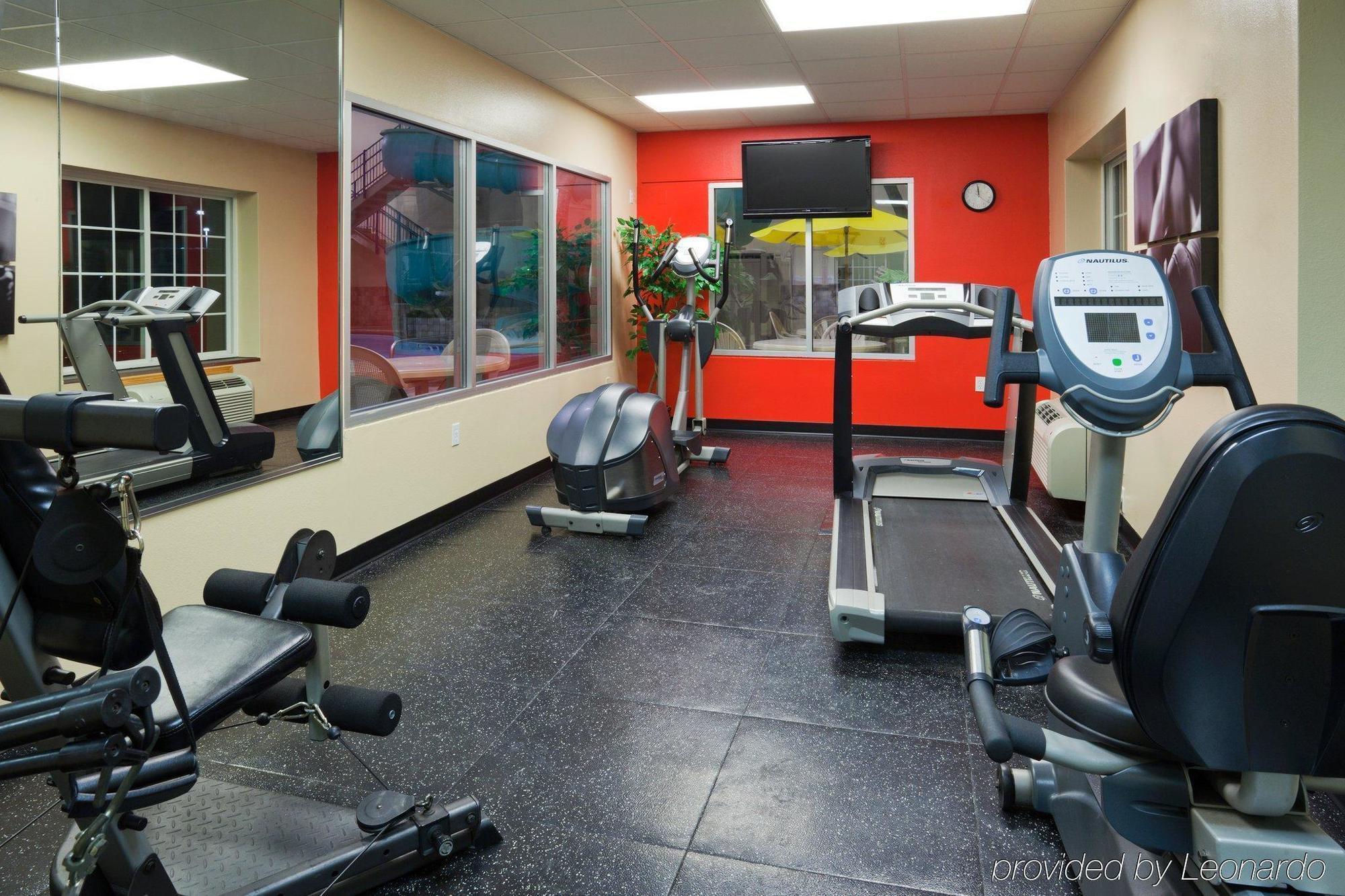 Country Inn & Suites By Radisson Bismarck Waterpark Съоръжения снимка