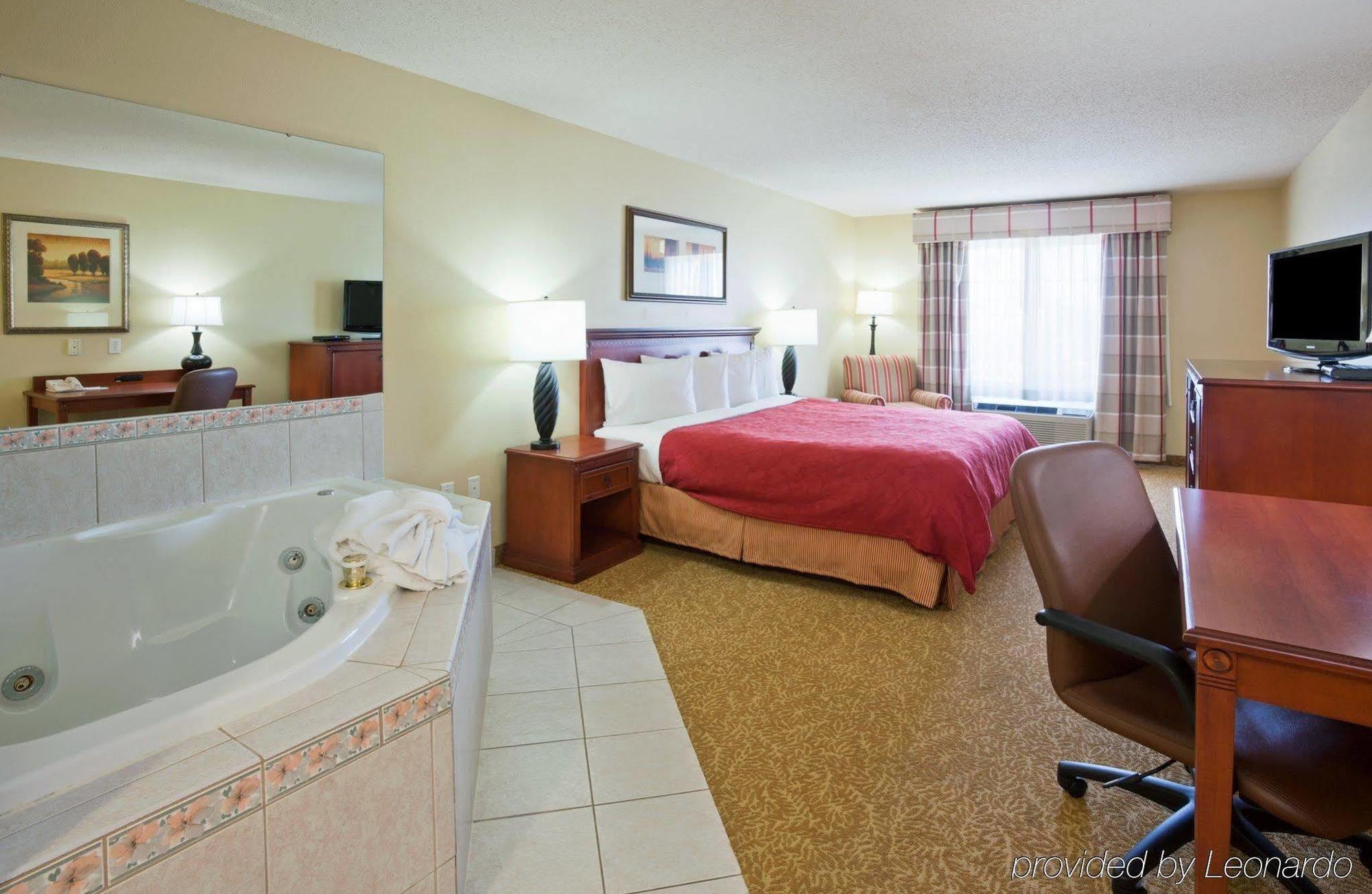 Country Inn & Suites By Radisson Bismarck Waterpark Екстериор снимка